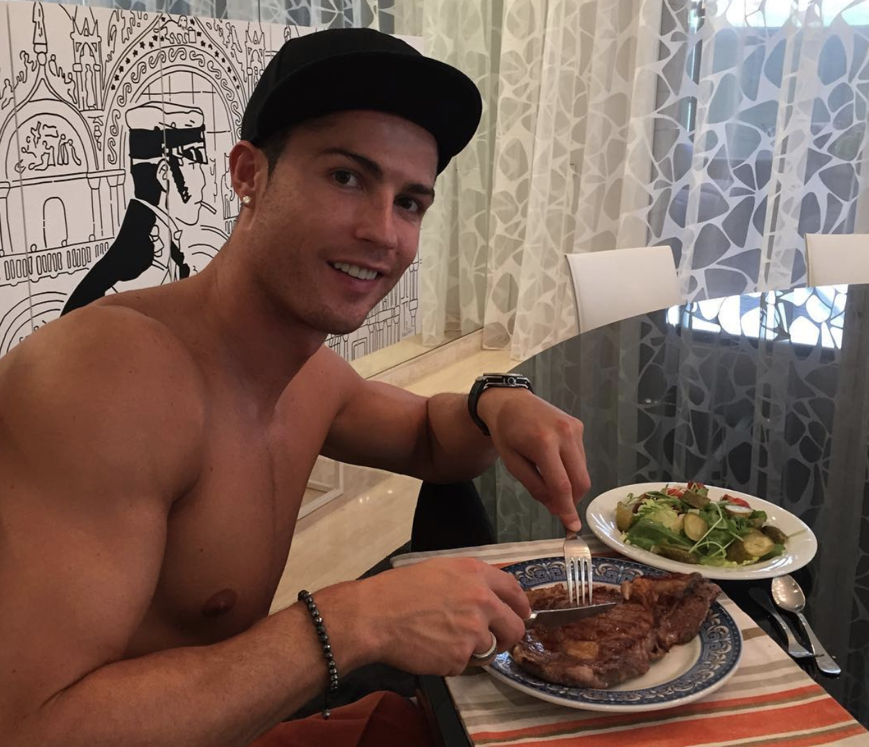 Nutritional Secrets of Top Athletes: How Diet and Lifestyle Propel Cristiano Ronaldo, Serena Williams, and Michael Phelps to Success