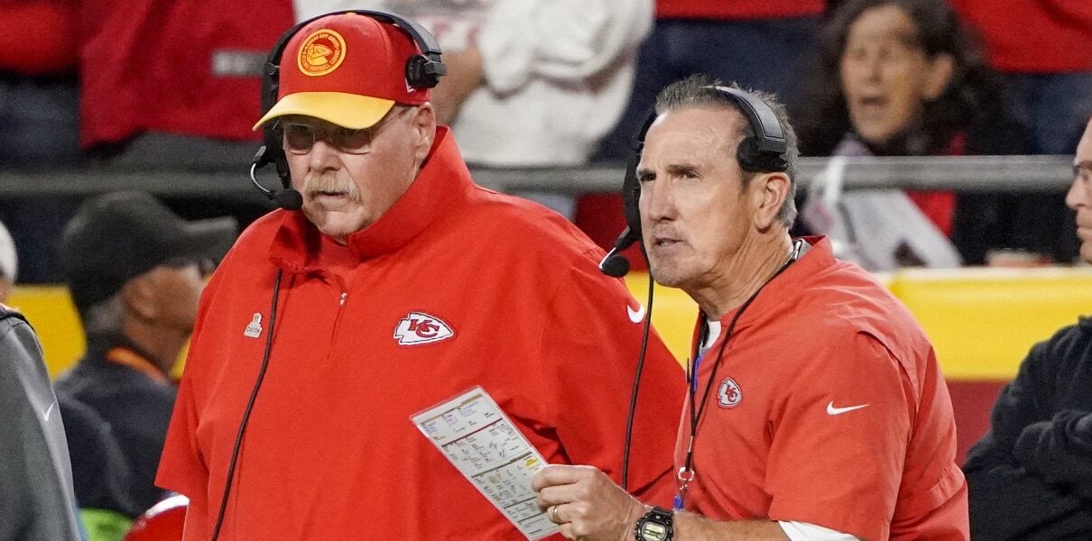 Super Bowl Bites: A Break From the Justin Fields Debate, Everyone Loves Spags, Kyle Shanahan's Beginnings