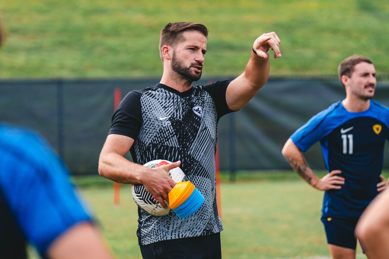 ISSUE 035: The #1 ranked team in the country 