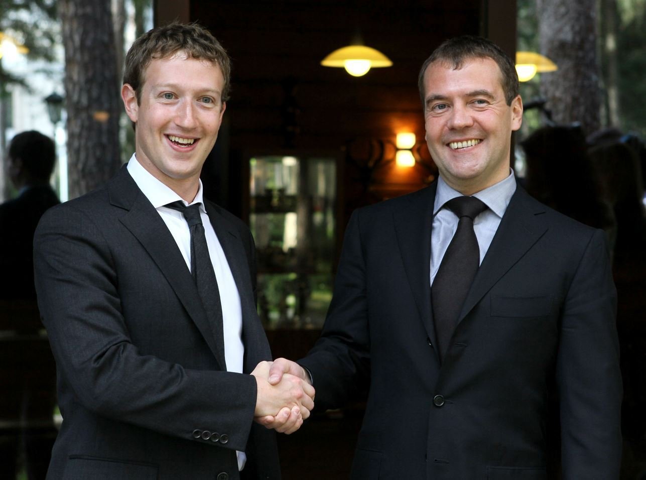 U.S. Billionaires Wealth Growing so Fast, They Can’t Keep Pace with ‘Giving Pledges’