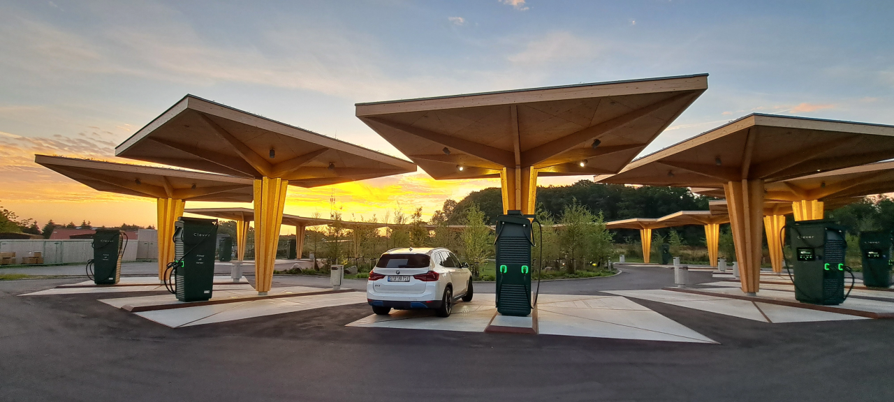 ⚡Self-reliant EV charging - How XEAL Energy is tackling apartment and workplace charging - E-Mobility Startup Interview