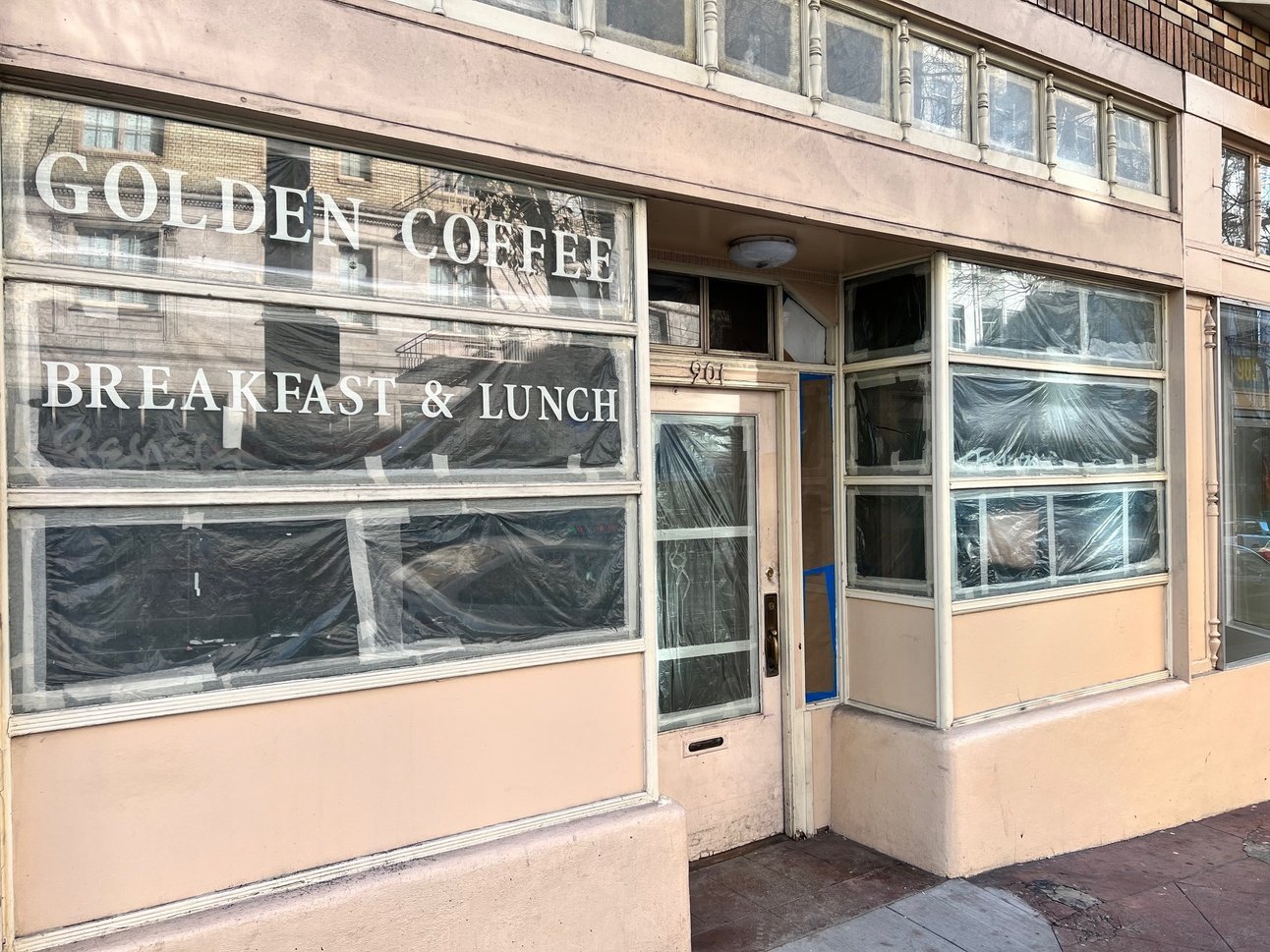 Golden Coffee Has Been Replaced with a New Kebab Spot