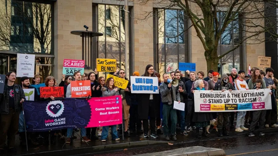 Semana de despidos y lucha de poder