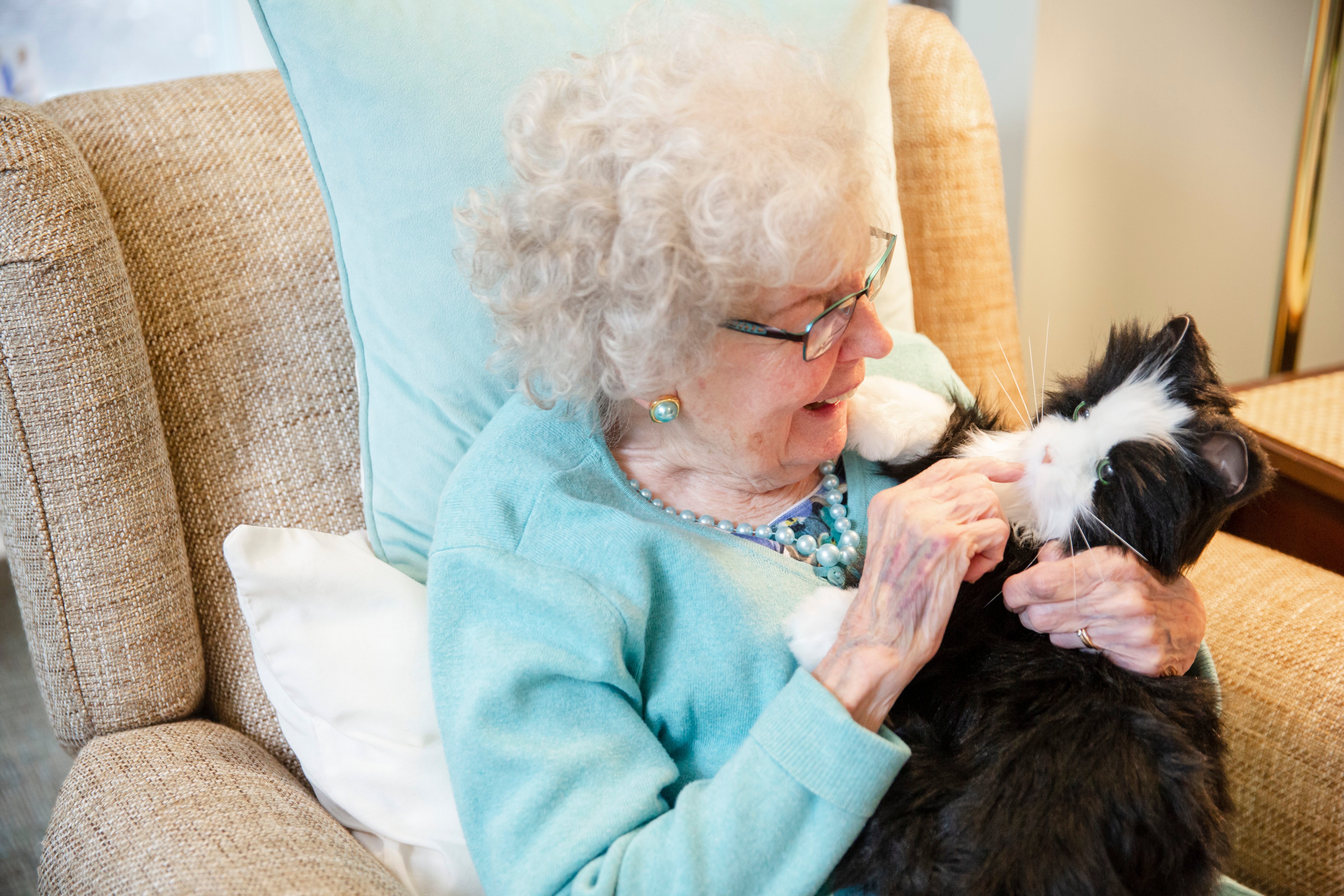 “Mom’s New Plus-One: An AI Pet?”Why this growth investor is bullish on robots for seniors in the home. 