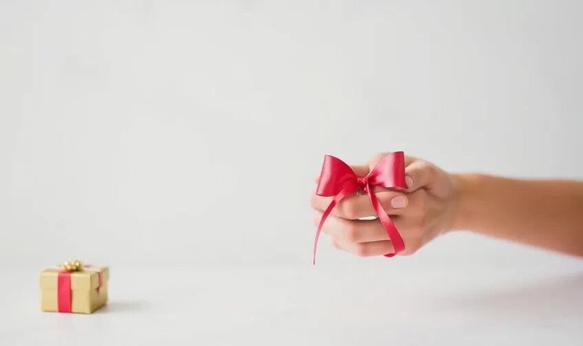 The Thought That Counts (But Doesn’t Break the Bank): Expert Advice on Gifting Your Wife for Every Occasion