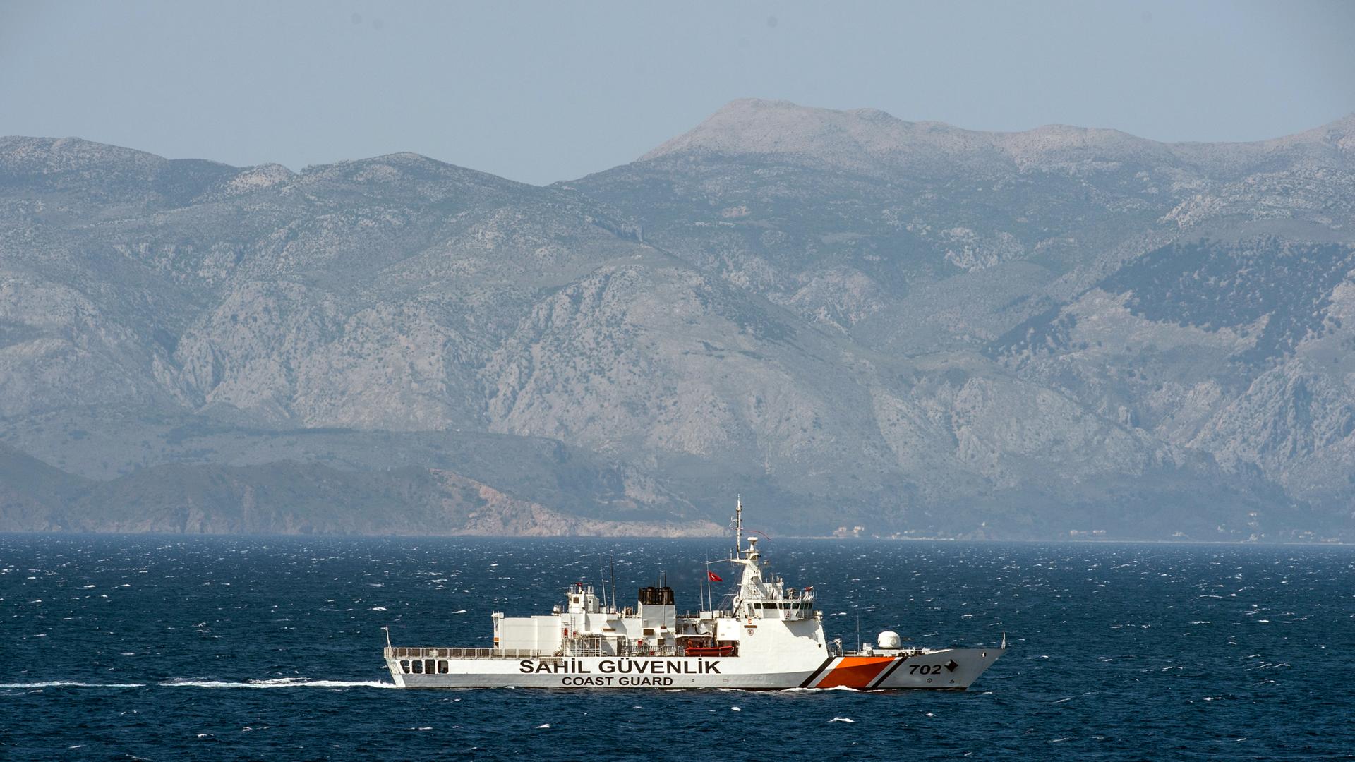 Luhansk-Meldung aus Russland, Bootsunglück vor Lampedusa, neue Spritpreis-Regel in Deutschland