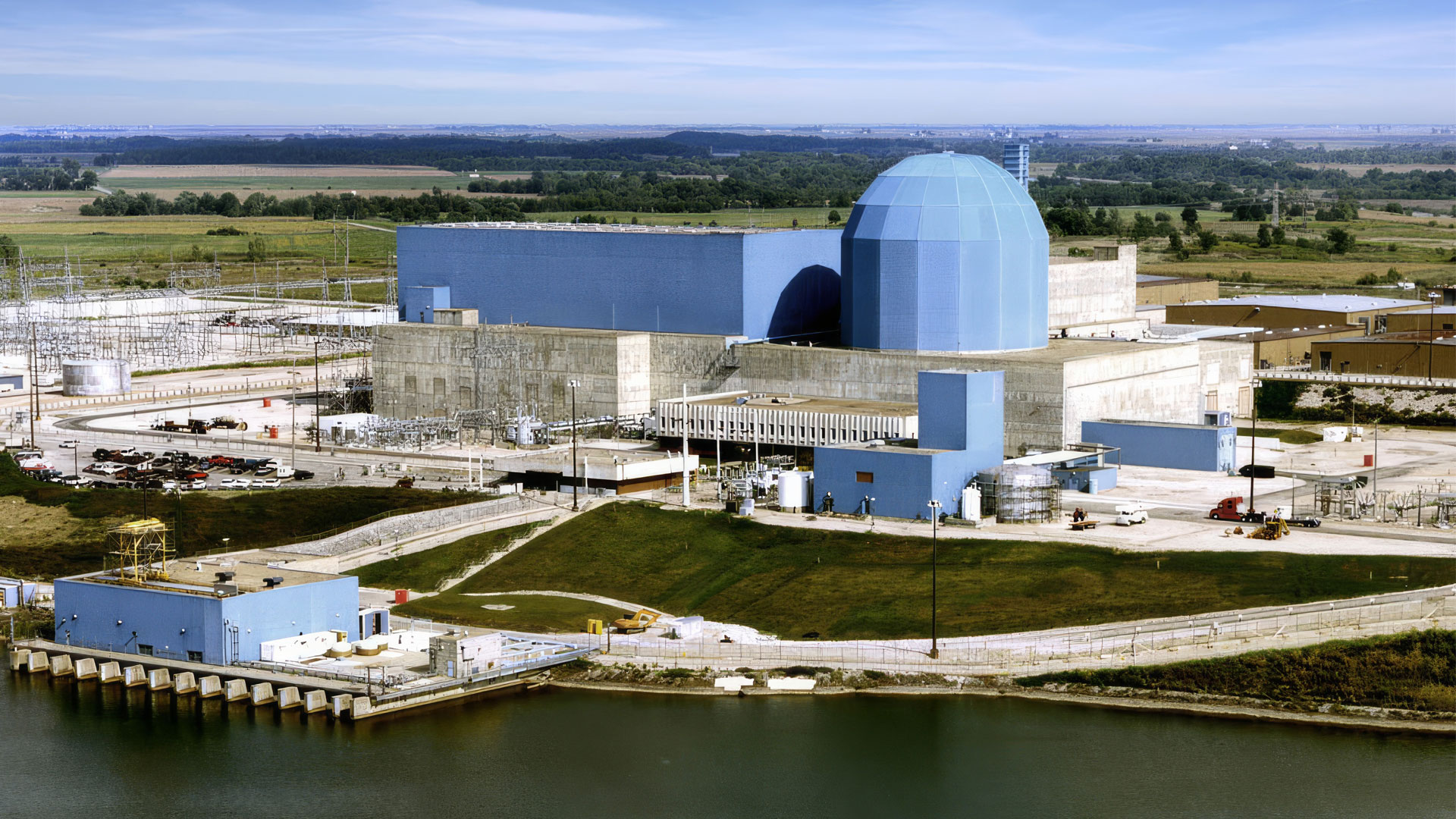 Gov’t Buys Reactors // Constellation’s Big Play // Congress Rewrites Efficiency Rules