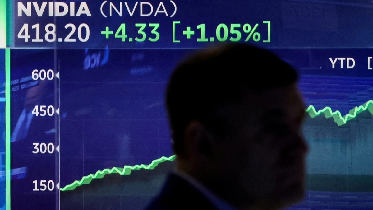 🧑‍🚀 AI Market Boom, Consumer Power Shift & Security Backfire