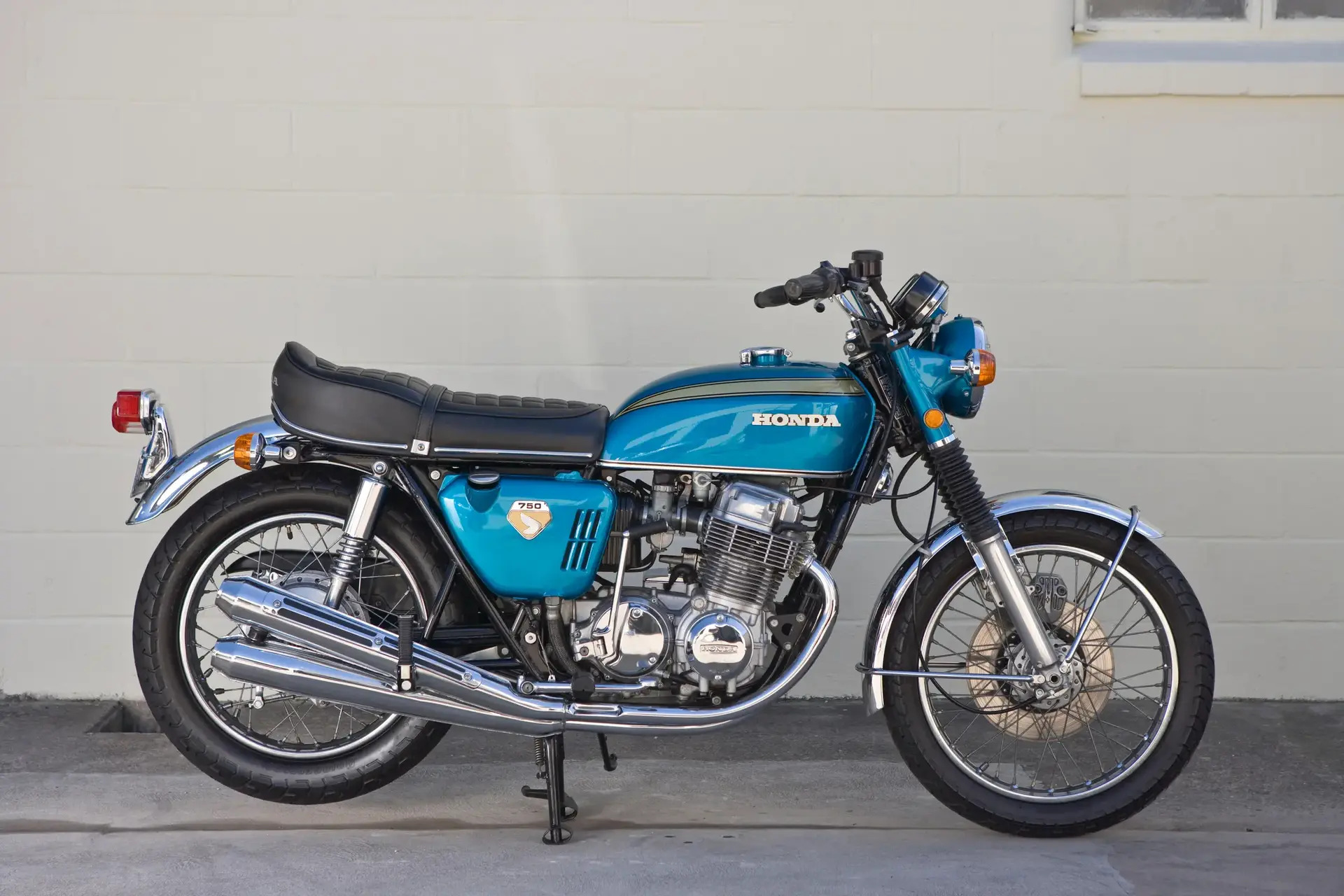 Reviews for Riders: The 1969 Honda CB750 