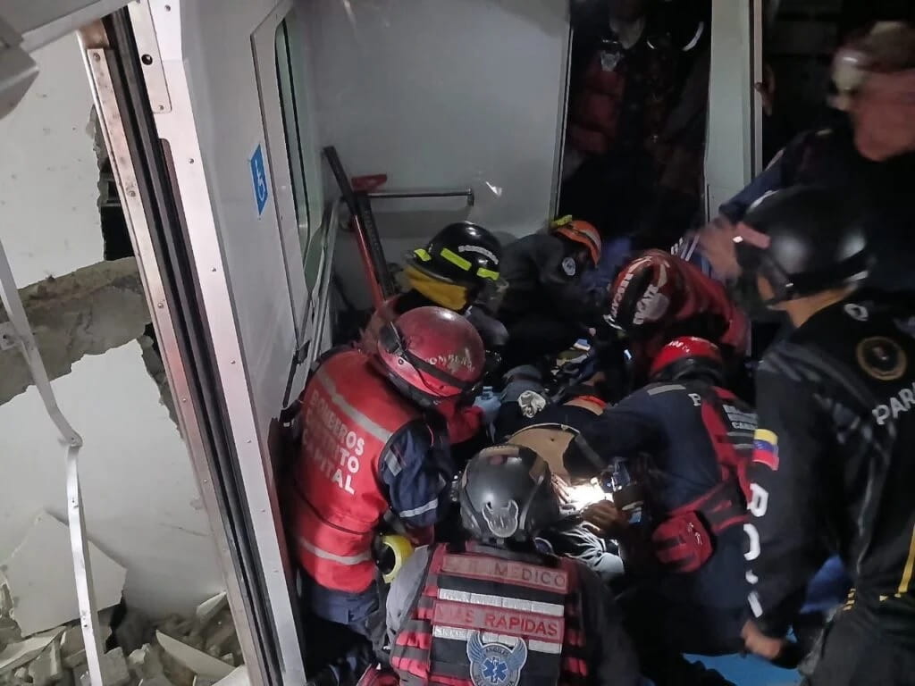 Óscar al decorado que se cae: 8 heridos en el Tren del Tuy 🤕 