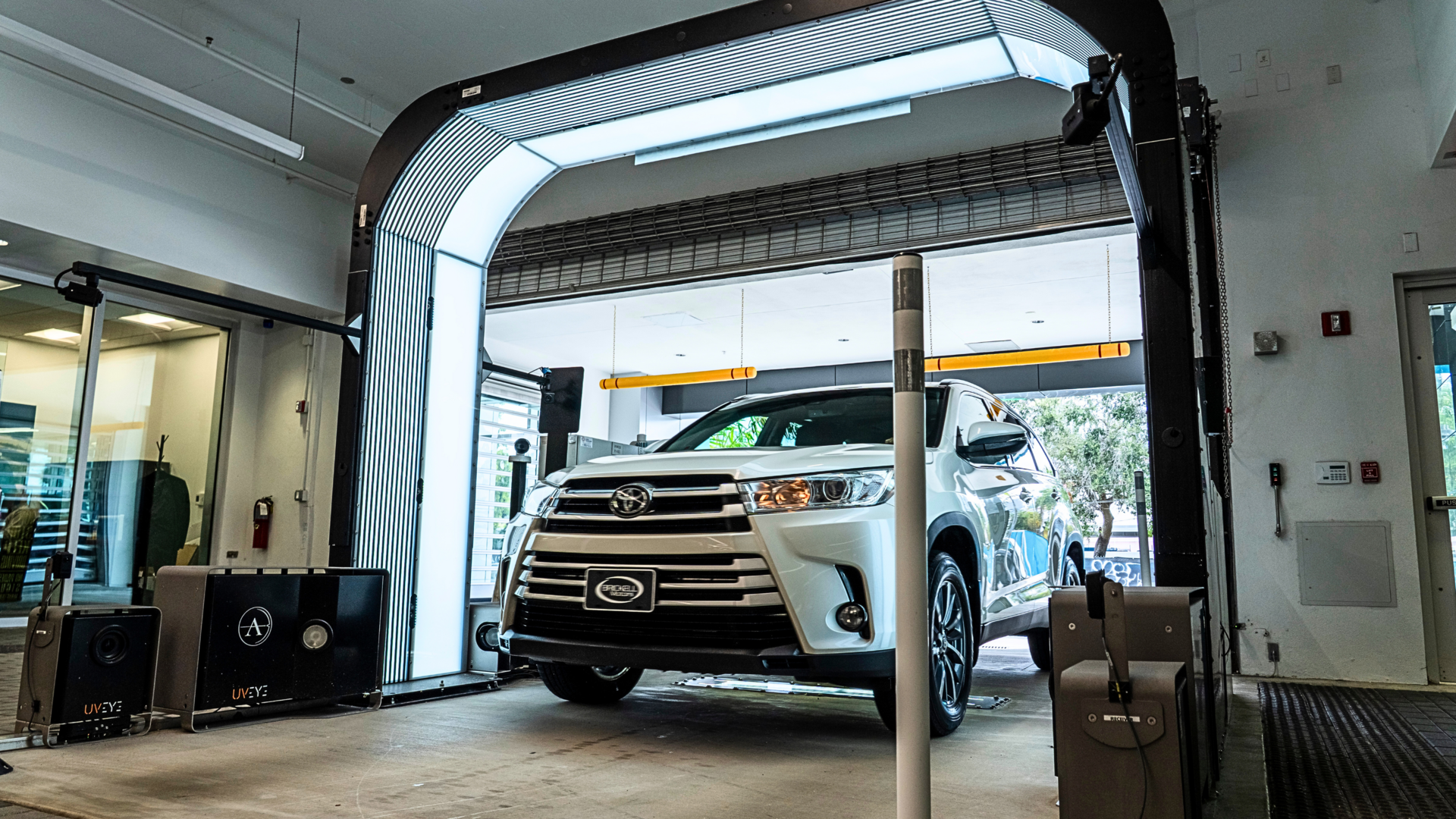Cox Auto adds UVeye AI vehicle scanning to vAuto for faster trade-in appraisals