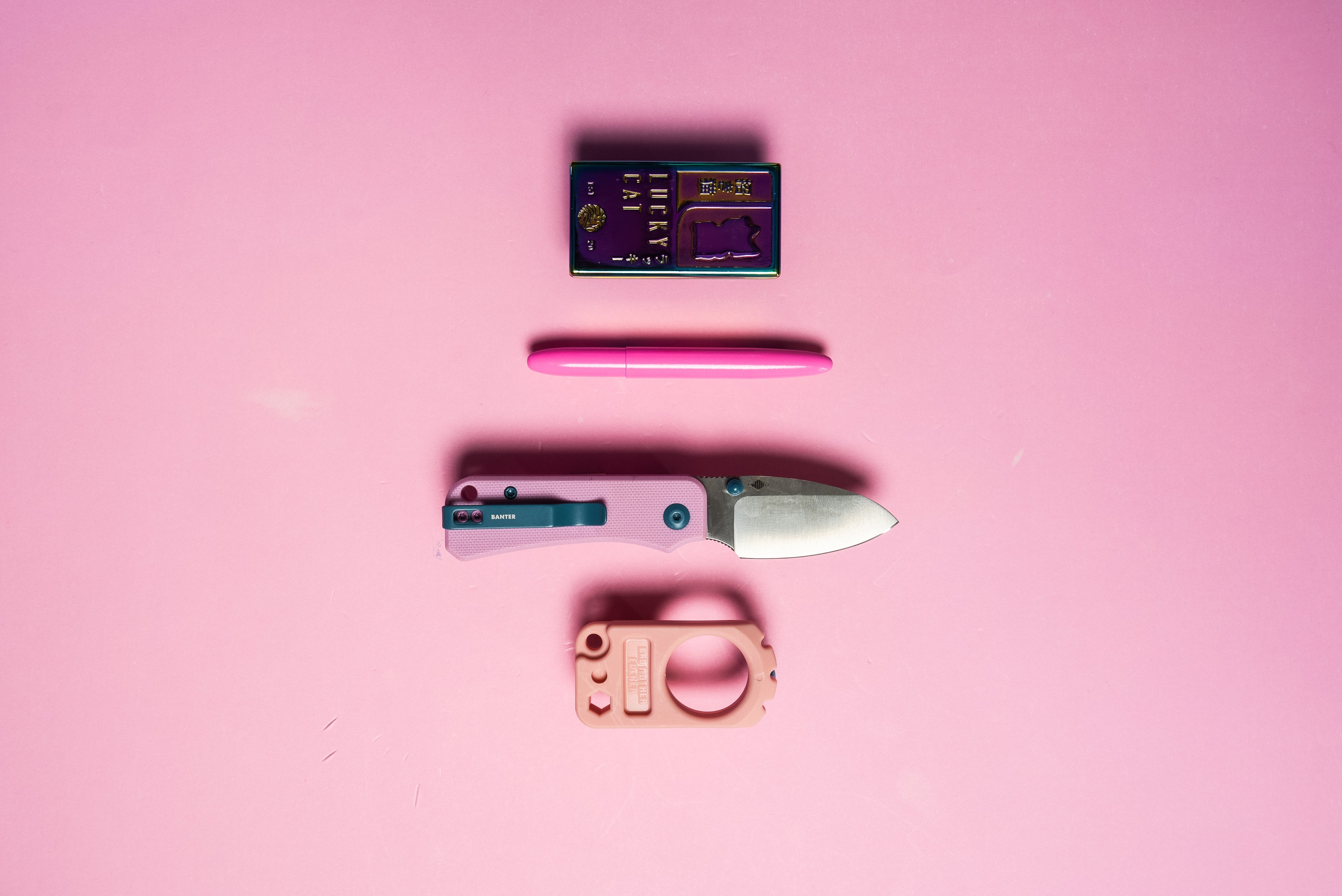 📱 Solid Cologne, Baby Knives & One Suspiciously Pink Knuck