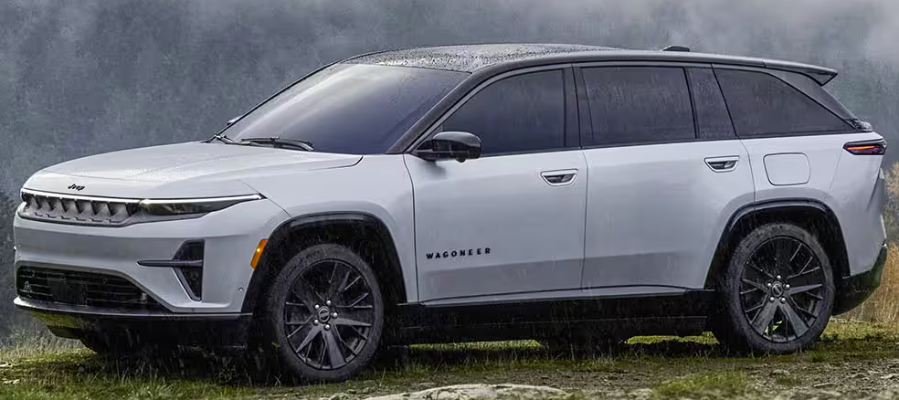 How does the new Wagoneer S compare to the Trackhawk?