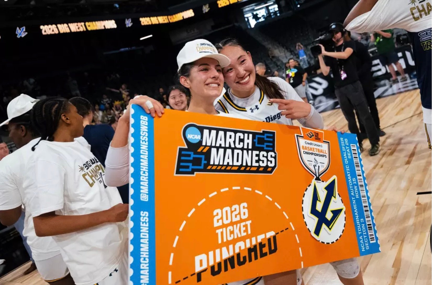 A Championship Coach, His Granddaughter’s Game, and Your Weekend Schedule