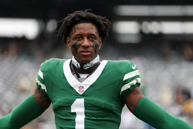 Breaking: NFL Trades, David Beckham & more!