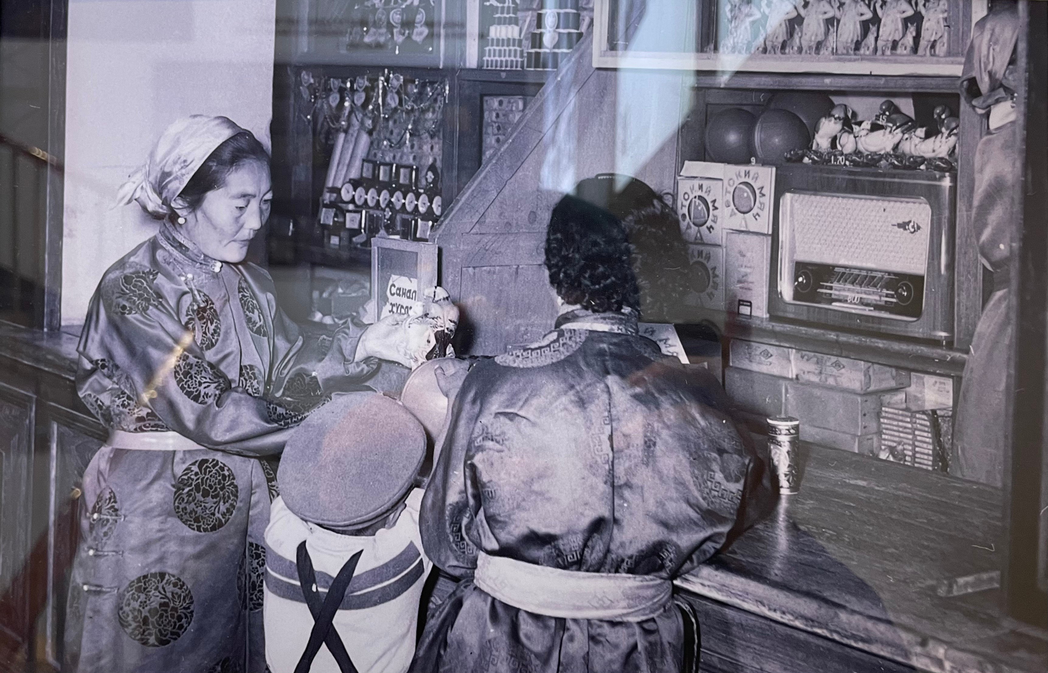 Data centre approval sped up for patriots, Android sideloading and a new (alleged) fraud AI company