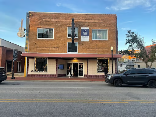 Meteor Guitar Gallery Moving, Starts GoFundMe