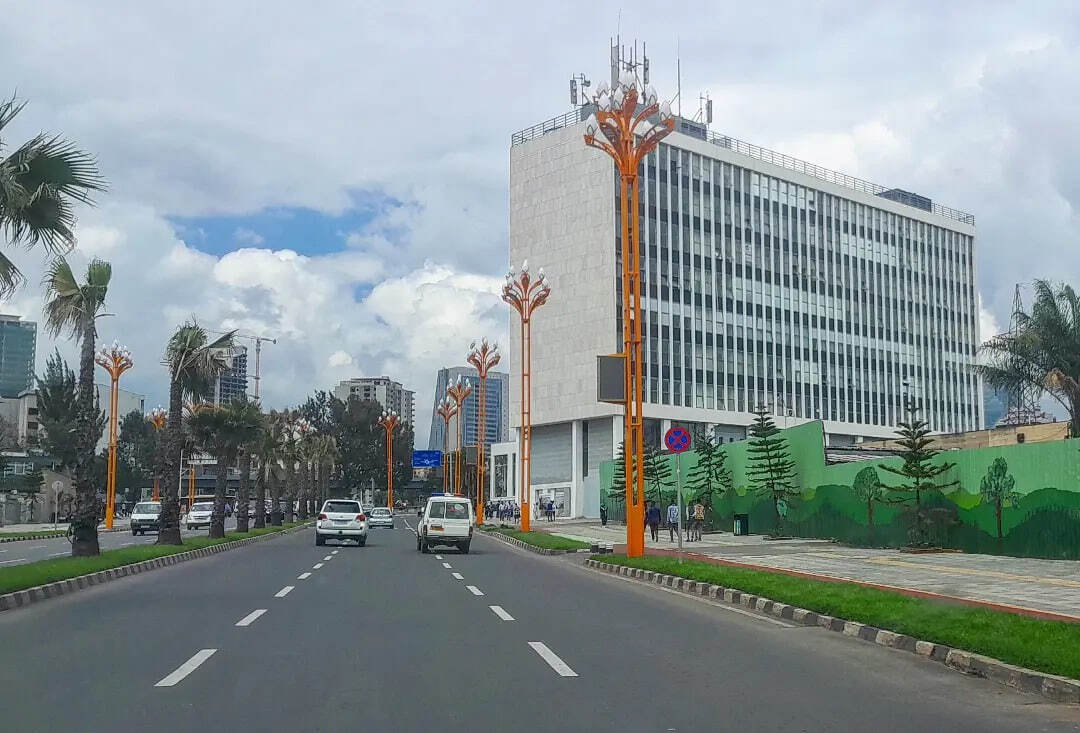 Issue 211: Office Rows & Kitchen Stoves