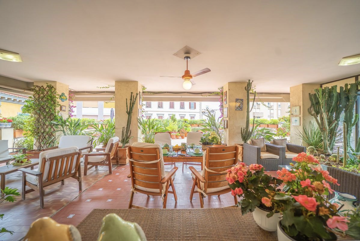 [SOLD] The Terrace Of Your Dreams In A City By The Sea