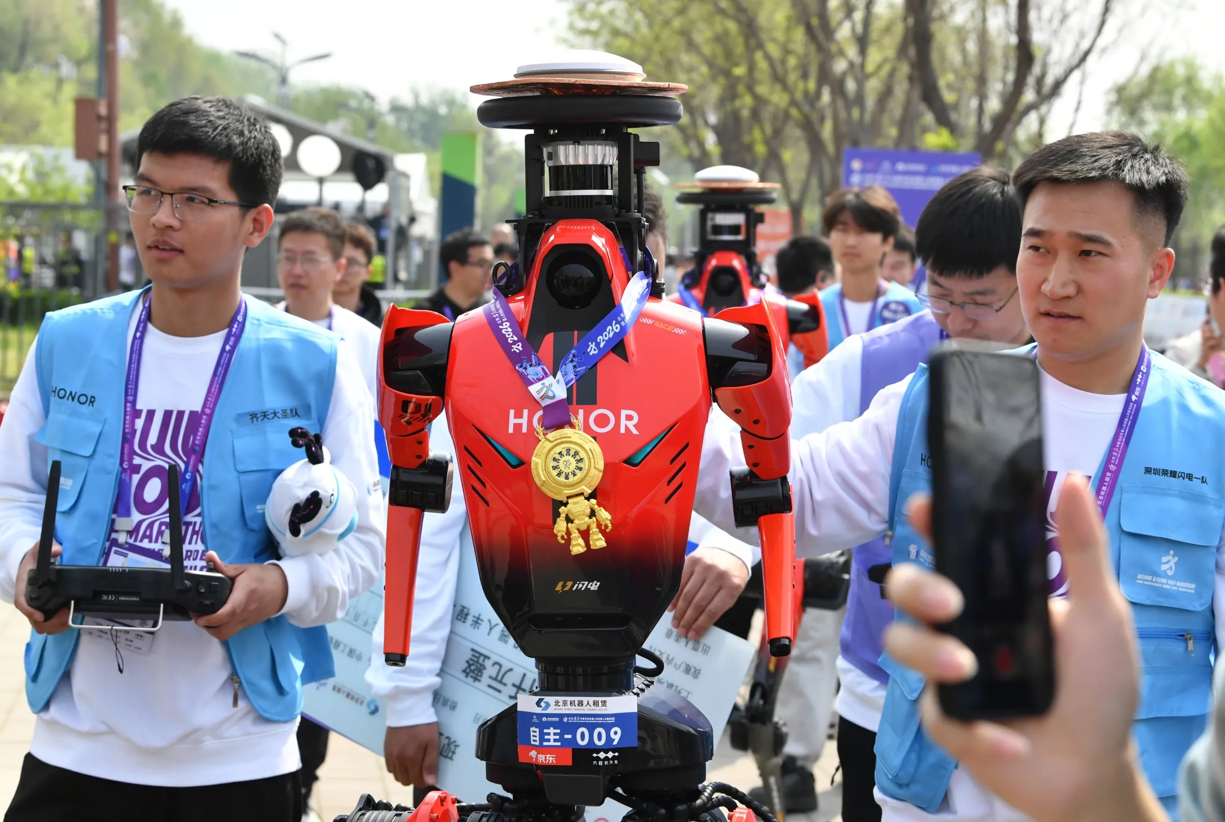 🤖 A robot just broke the half-marathon record
