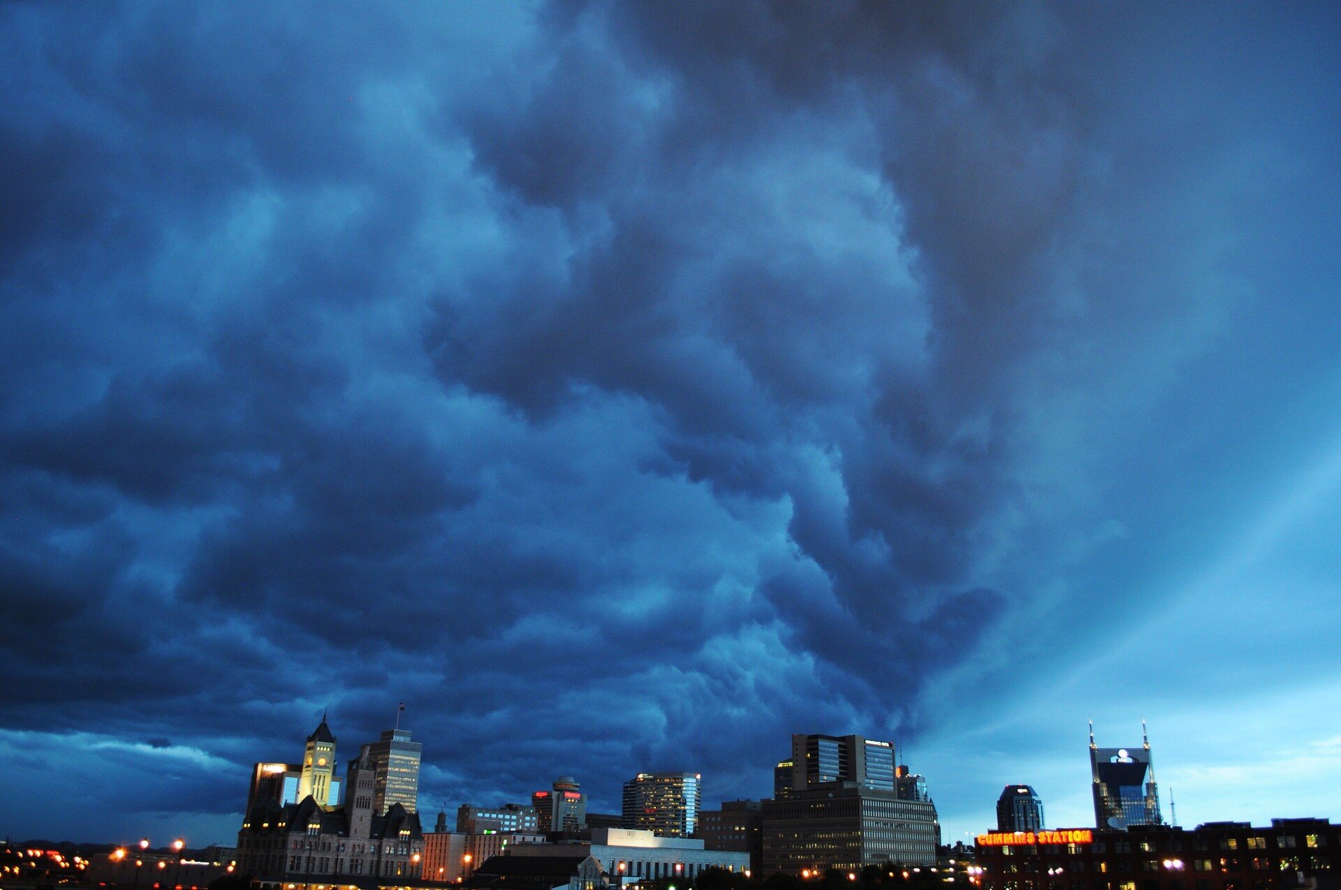 Gusty Winds, Isolated Strong Storms Possible Thursday