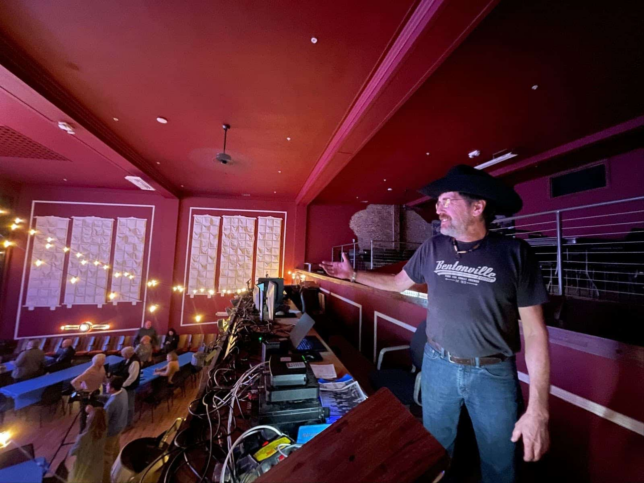 Meteor Guitar Gallery Rallies To Buy Historic Space