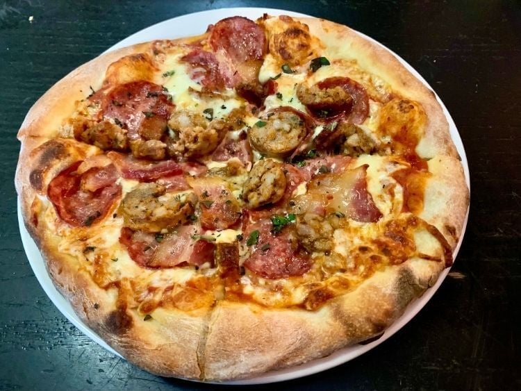 Al Forno has taken over Bella Vista. But is the pizza good?