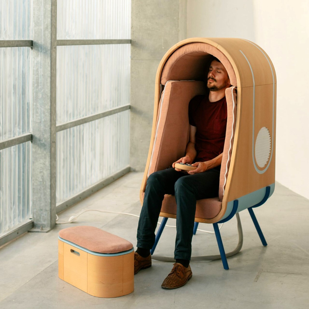 This Stress Relieving Chair Hugs People With Autism