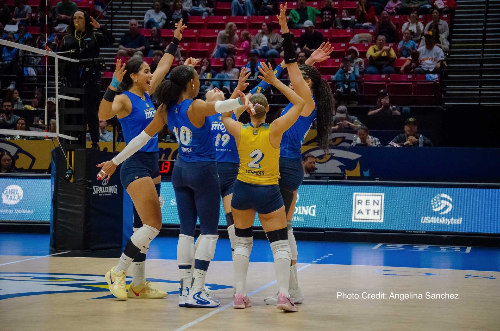 SD Mojo Volleyball Ignite in Set Two, Extend Win Streak