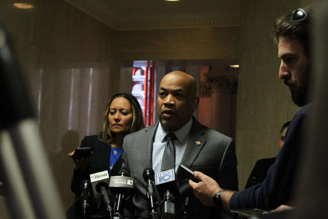 'Very slim' chance state budget ends next week, Gianaris says
