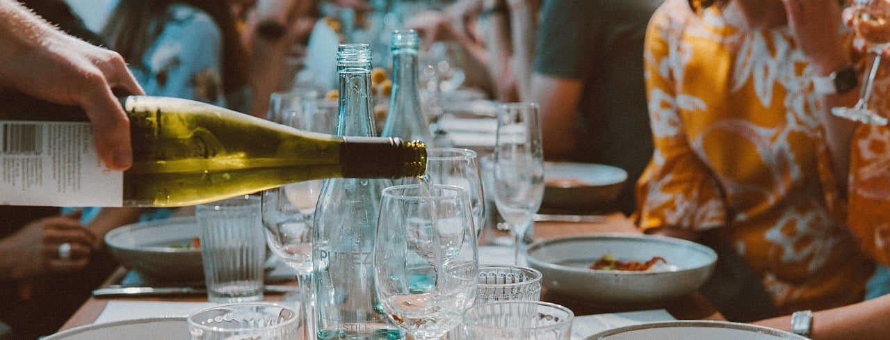 EE. UU. bebe algo menos, pero no hay desplome del consumo