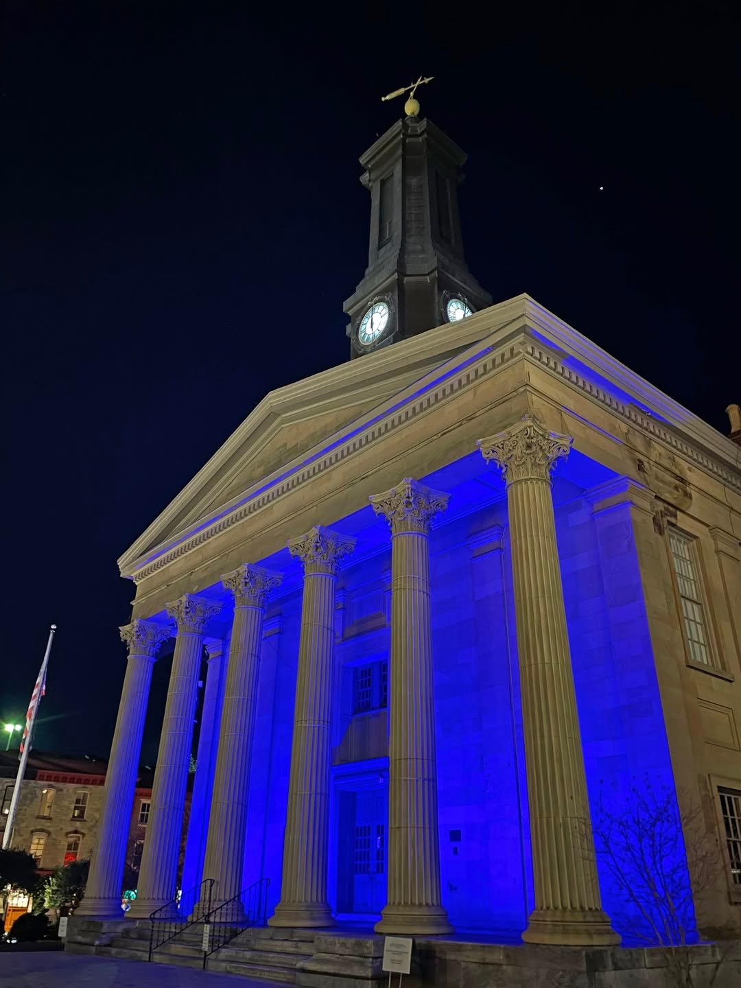 👮 Courthouse Lit Blue for Law Enforcement |🔨 Students Build Gift for West Pikeland |🚲 Bike to Work Day |⛴️ Spring City Town Tour