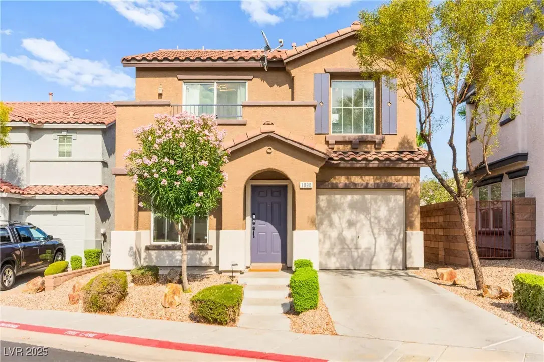 Mountain Views & Marble Countertops: Renovated Gem in Henderson's Paradise Coach Resort