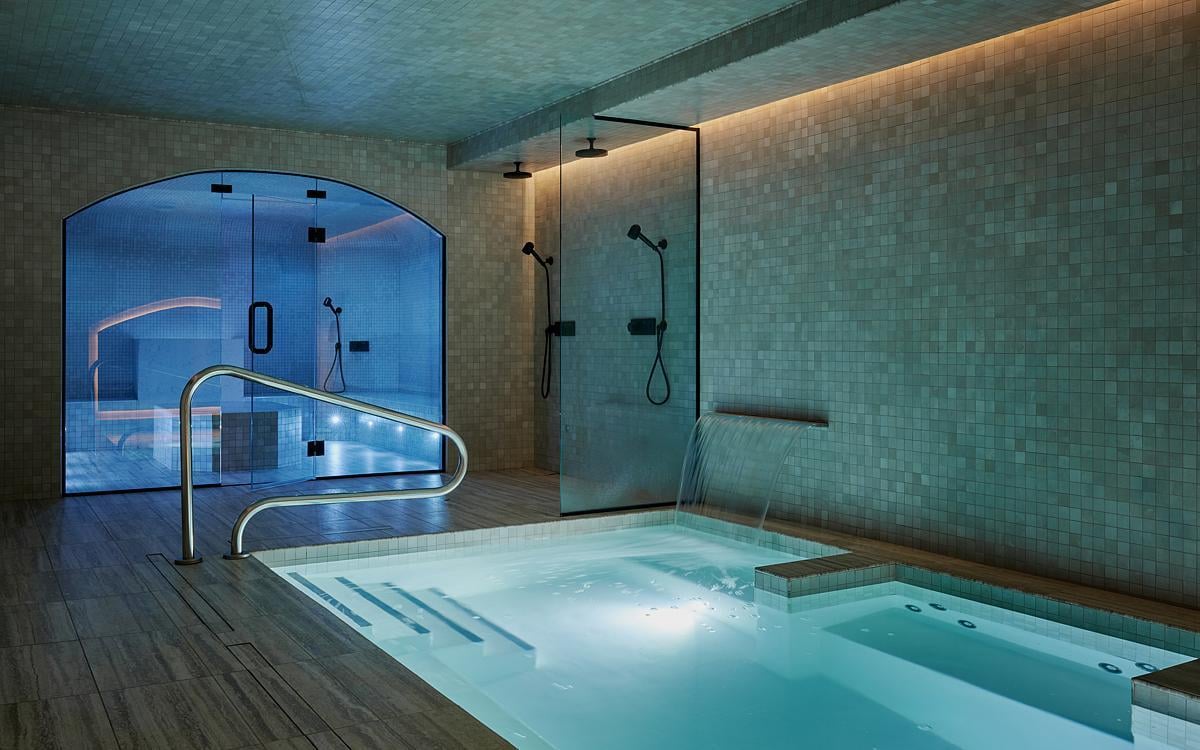 A Tranquil Escape in the Heart of Montreal by MU Architecture