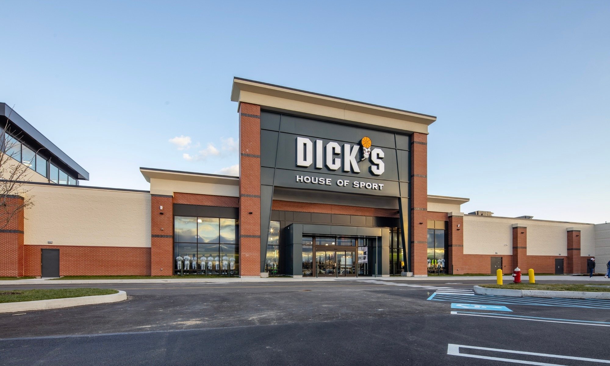 It's A Paw-ty, It's A Paw-ty 🦮 