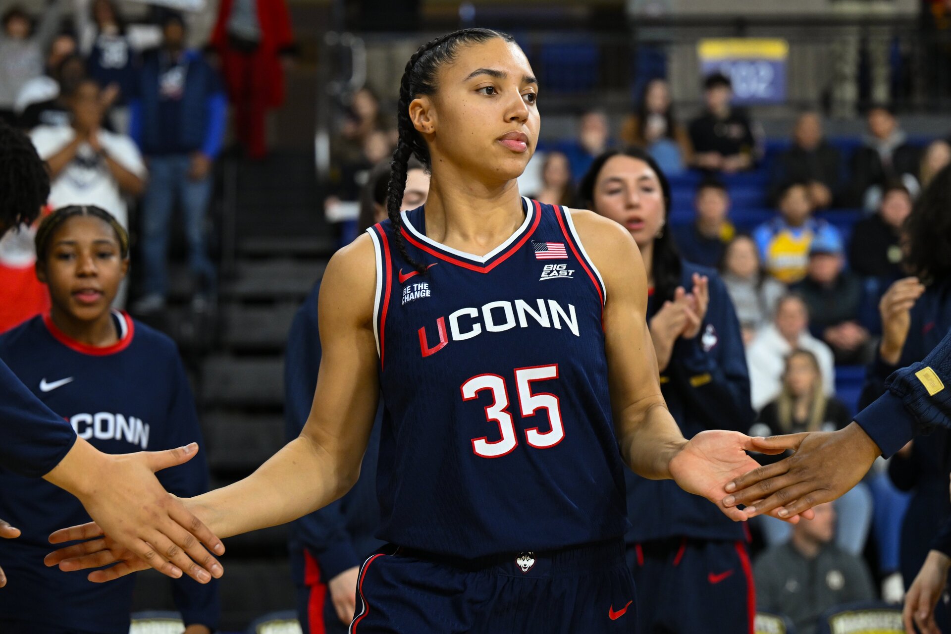 UConn struggles in lackluster win at Marquette