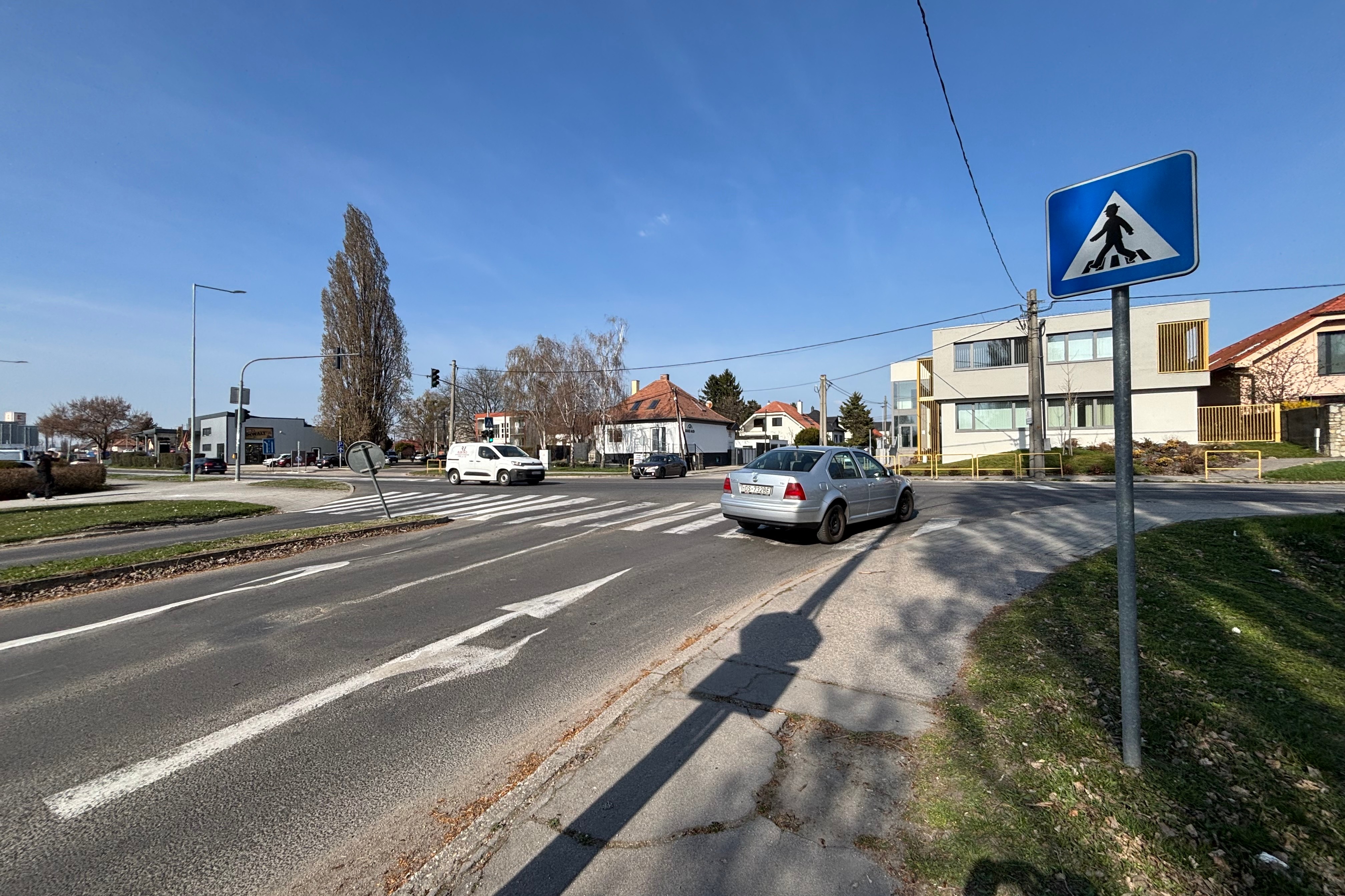 Je križovatka pri Slovnafte naozaj problém?