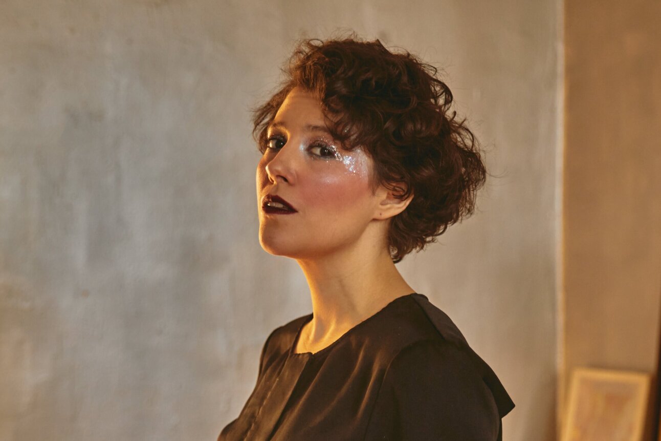 Siobhán O’Loughlin: Bringing Immersive Theater—and Virtual Reality—Home to Towson