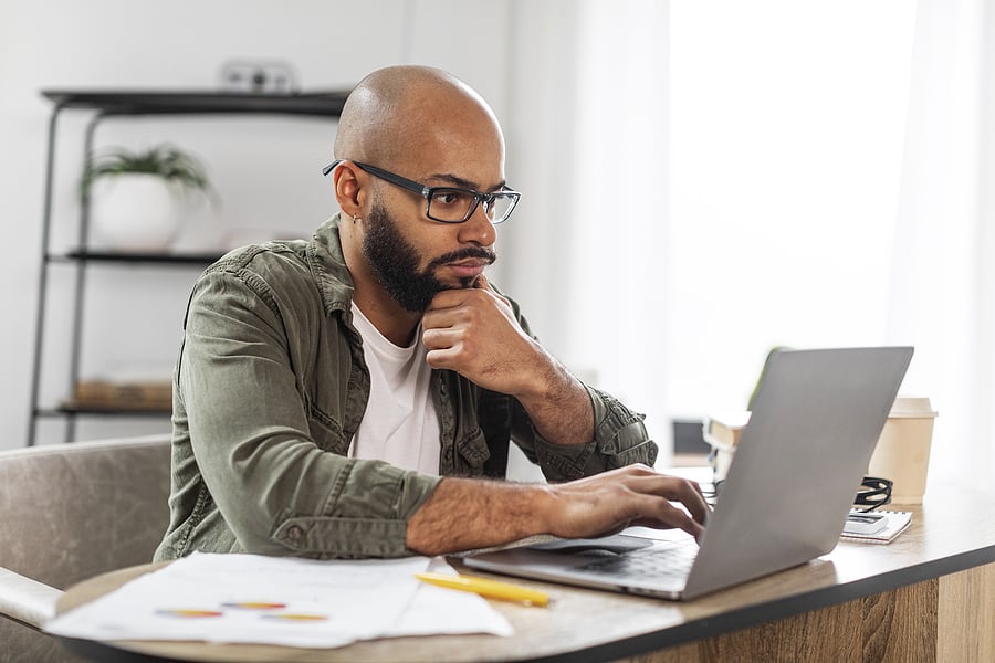 Why You Shouldn't Use AI to Write Your Resume (And What to Do Instead) 