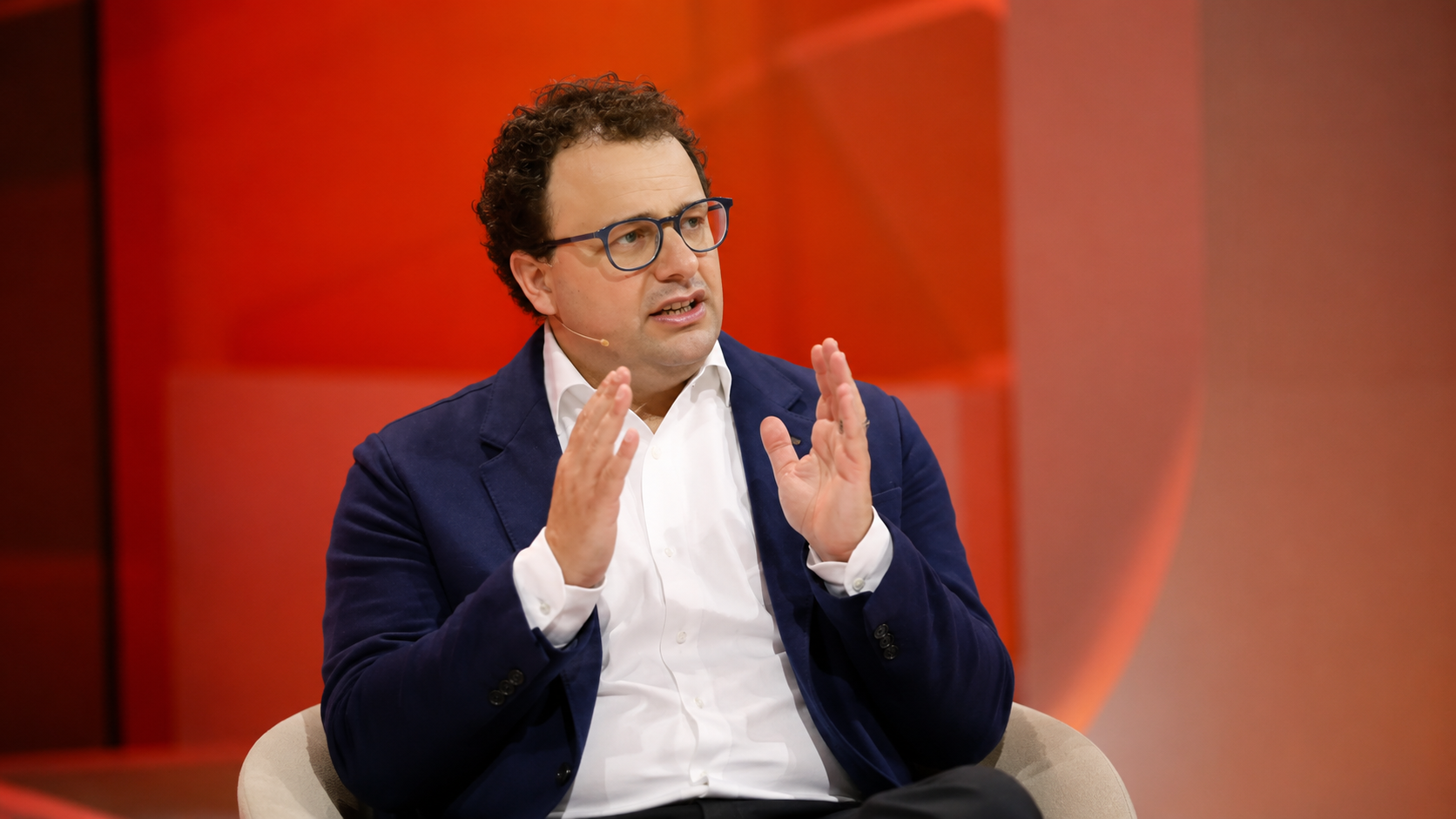 Anthropic Plans $1T Round + Apple's AI AirPods 