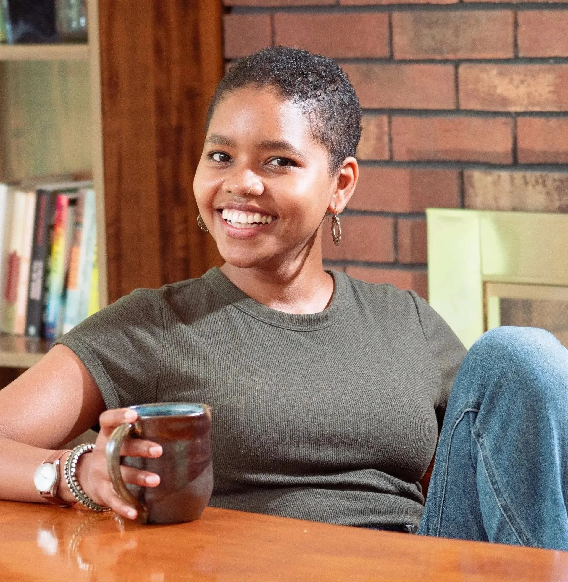 I took a photo walk a couple of days ago. I didn’t bring home too many photos. This view caught my eye despite its randomness. I was happy to found a place where there was just one color in the frame :)