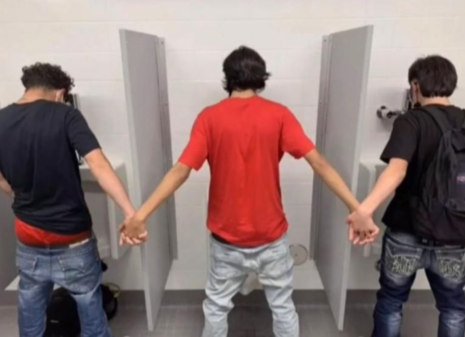 Urinal Etiquette: A Dude's Guide (Yes, This Matters)