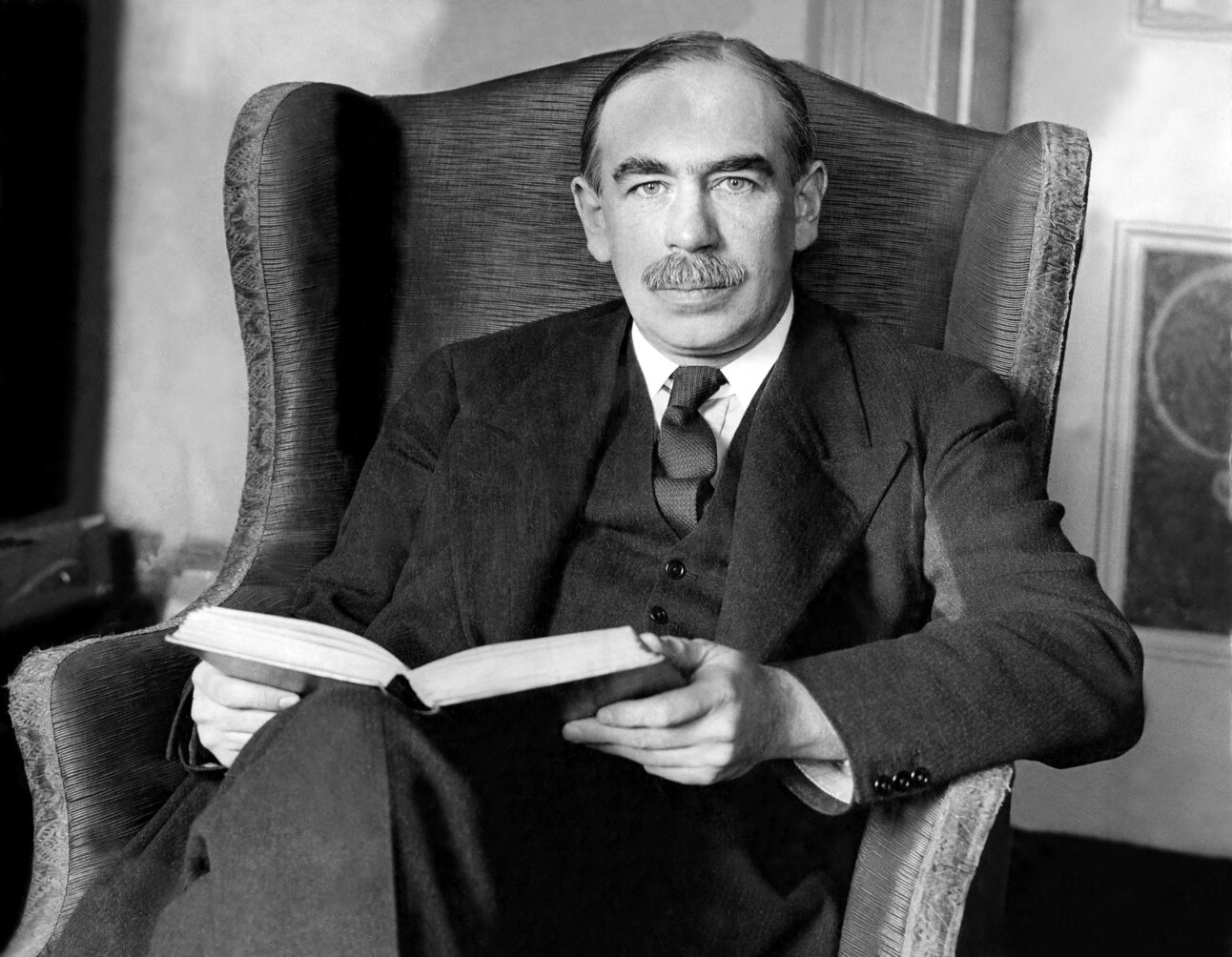 KEYNES IS DEAD. (EN)