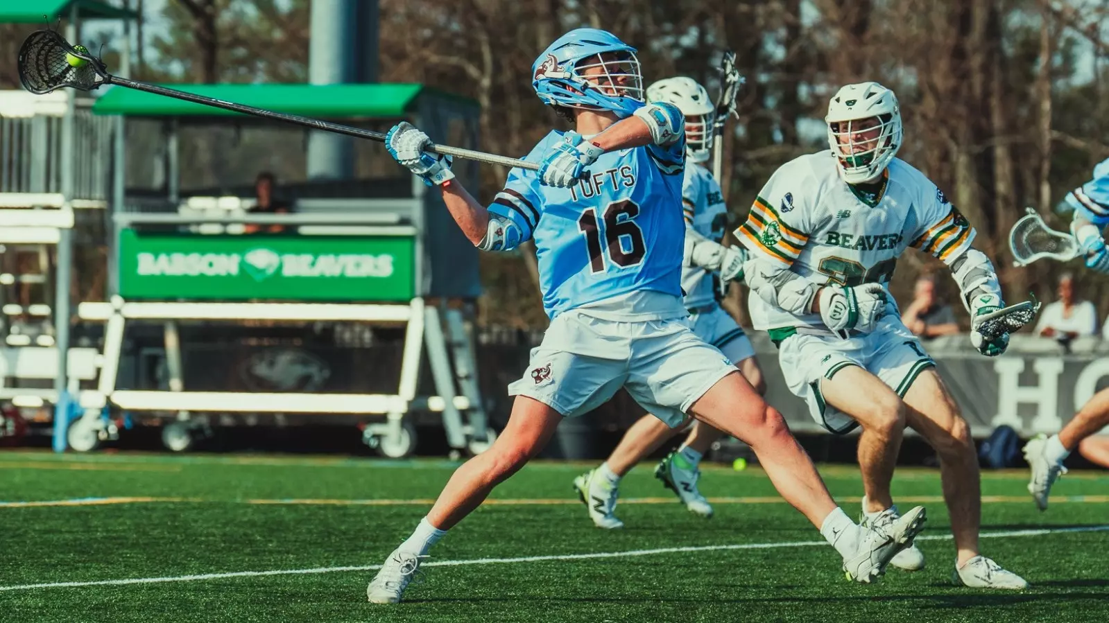 Top-Ranked Tufts Extends Win Streak to 40
