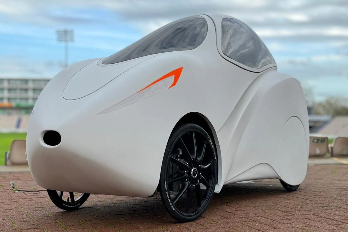 🚦 e-Pedal quad in car-like skin