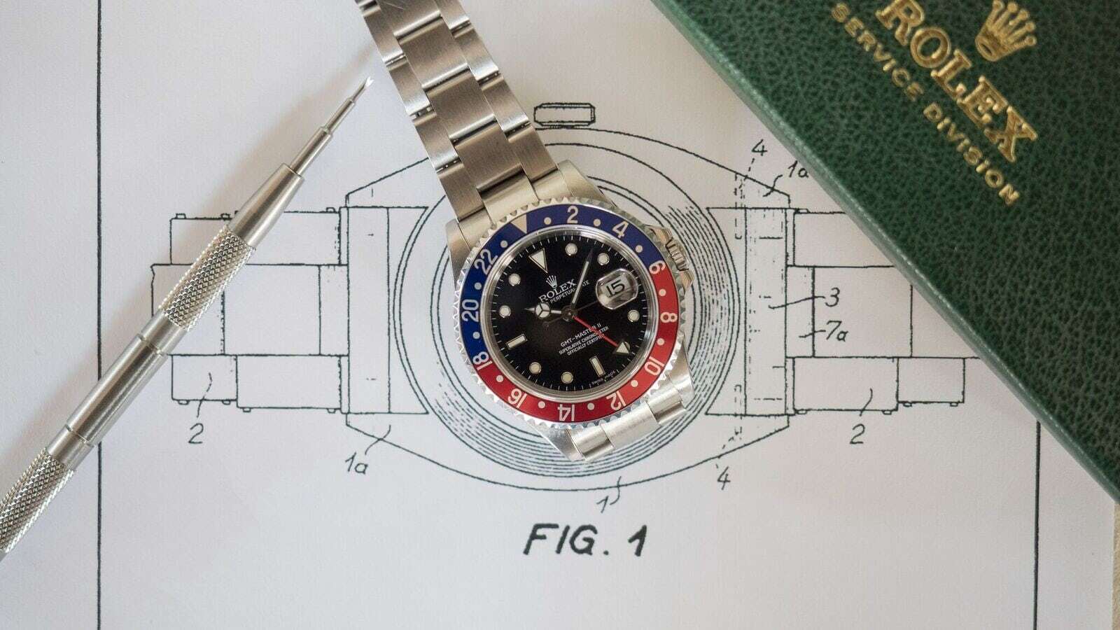 Historical Perspectives: The Fascinating (And Totally Geeky) Story Of The Rolex Oyster Bracelet