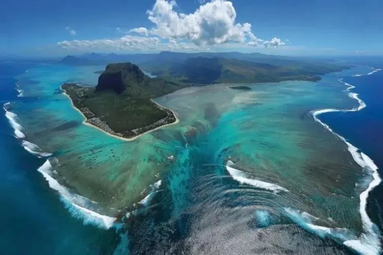 Amazing Underwater Waterfall in Mauritius