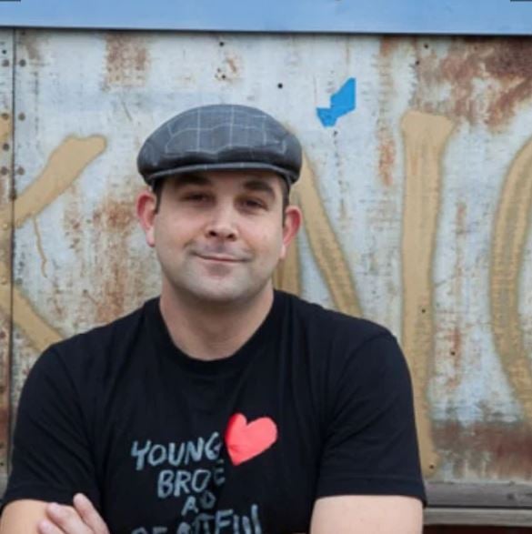 Alex Mak – Managing Debitor