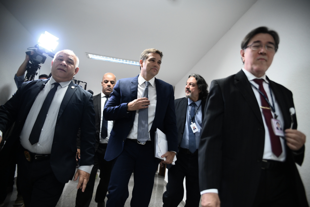 Central Bank keeps interests unchanged, remains hawkish