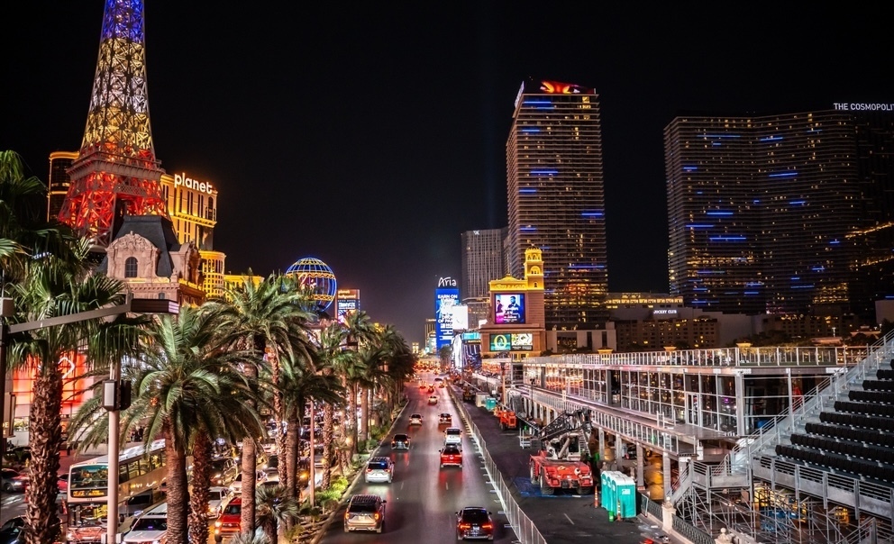 Las Vegas is desperate to win back Canadians